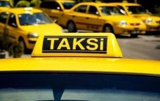 Taksi sürücülərindən ŞİKAYƏT - Bir aylıq &ldquo;Fərqlənmə nişanı&rdquo; üçün bir həftə gözləməli olurlar?