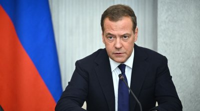 Medvedev: “ABŞ Ukraynaya nüvə silahı ötürsə, Rusiya bunu hücum aktına bərabərləşdirəcək”