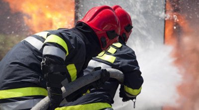 Masazırda üçmərtəbəli inzibati binada YANĞIN OLDU