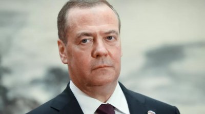 Medvedev: Trampın Ukrayna münaqişəsində tez uğur qazanacağı sual altındadır