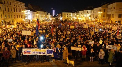 Slovakiyada Fitso hökumətinə qarşı etirazlar BAŞLADI - FOTO