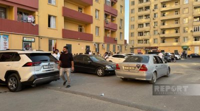Abşeronda azyaşlı çoxmərtəbəli binadan yıxılaraq öldü - FOTO