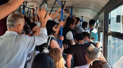 Bakıda avtobusda əlbəyaxa dava - VİDEO