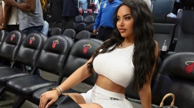 Bu futbolçunun sevgilisi kişiləri "dəli etdi" - FOTO