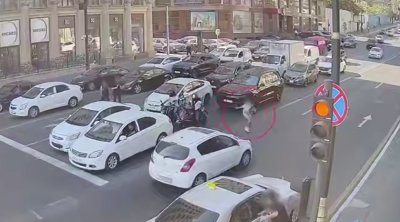 Bakıda piyadanın vurulduğu qəzanın ANBAAN VİDEOSU