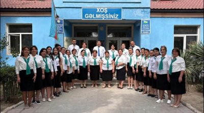 Məktəb müəllimləri vahid geyim formasına keçdi