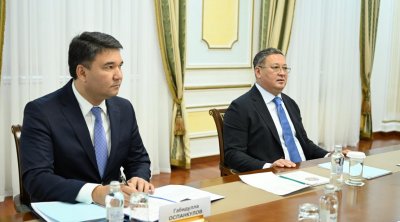 Dünən saxlanıldığı xəbəri yayılan nazir bu gün görüş keçirdi – FOTO