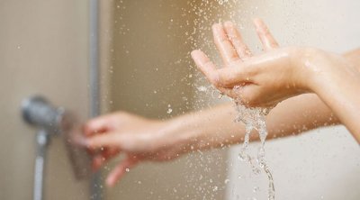 İsti, yoxsa soyuq duş? Hansının daha faydalı olduğu AÇIQLANDI