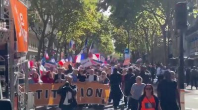 Parisdə ETİRAZLAR: Makronun istefası tələb edilir - VİDEO