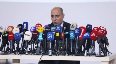 “Müəllim uşağı öyrətmirsə, işinə son veriləcək” – Emin Əmrullayev
