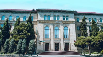 "Orden" və "medal" verən QHT-lərə Ədliyyə Nazirliyi xəbərdarlıq etdi