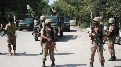 Pakistanda hərbi konvoya hücum - 12 ÖLÜ