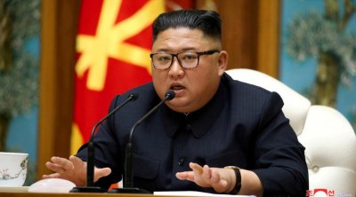 Rusiya Dövlət Dumasında Kim Çen İnı ayaqüstə alqışladılar
