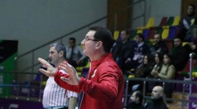 Azərbaycan klubu baş məşqçi ilə müqaviləni UZATDI
