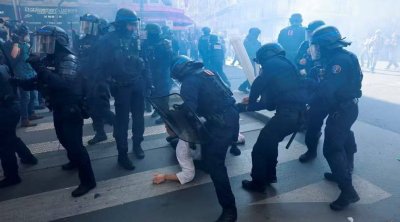 Fransada VƏZİYYƏT GƏRGİNDİR: 181 nümayişçi saxlanıldı - FOTO/VİDEO