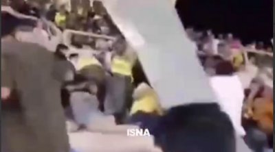 Stadionun damından qopan parça azarkeşin başına düşdü – ANBAAN VİDEO