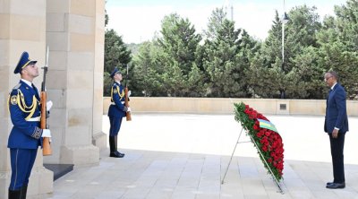Ruanda Prezidenti Şəhidlər xiyabanında – FOTO
