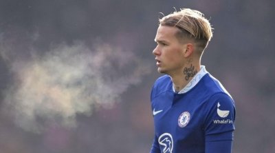 “Çelsi”nin futbolçusu yüngül atlet OLDU