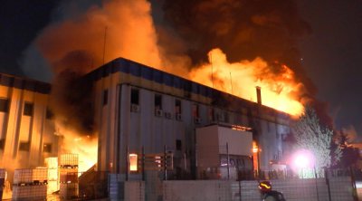 Türkiyədə fabrik yandı