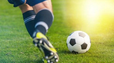 Daha bir əfsanə futbolla vidalaşır
