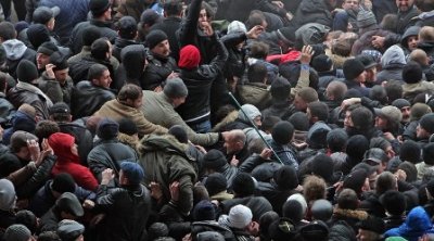 Filippində kütləvi etirazlar: 93 polis yaralandı - VİDEO