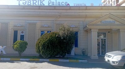Bakıda şadlıq sarayında yanğın baş verdi - FOTO