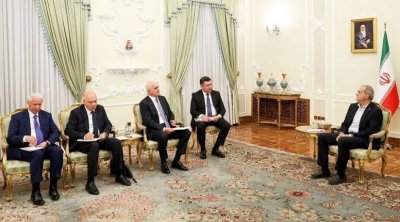 Pezeşkian Şahin Mustafayevin rəhbərlik etdiyi nümayəndə heyətini qəbul etdi