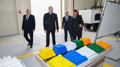 Prezident Sabirabadda su filtrlərinin istehsalı müəssisəsinin fəaliyyəti ilə tanış oldu – FOTO