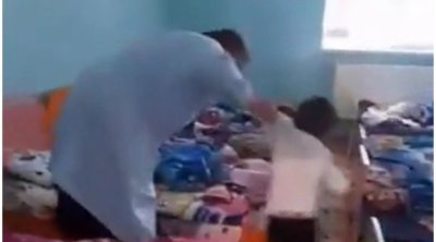 Bağçada azyaşlıya şiddət göstərən dayə İŞDƏN ÇIXARILDI