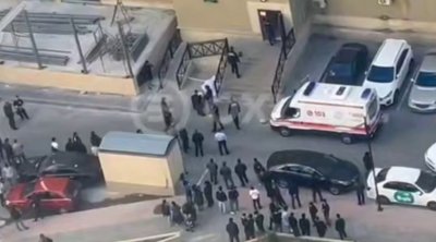 Xırdalanda yeniyetmə binadan yıxılaraq həyatını itirdi – VİDEO