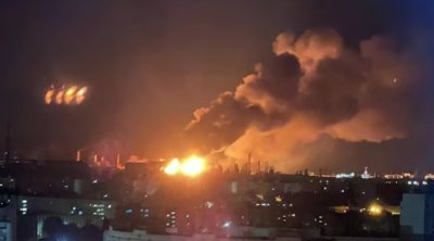 Ukrayna Saratovda neft emalı zavodunu vurdu - VİDEO