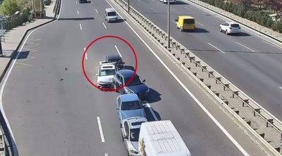 Bakıda ani diqqətsizliyin səbəb olduğu qəzaların ANBAAN VİDEOSU