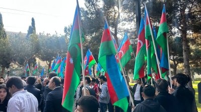 Bu gün 8 noyabr - Zəfər Günü ilə əlaqədar olaraq ölkənin hər bir yerində şəhidlərin əziz xatirəsi anılır - FOTO/VİDEO