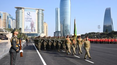 Zəfər Paradında iştirak edən yüksək səviyyəli qonaqlar - SİYAHI