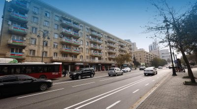 Bakının bu küçəsində mikromobillik zolağı təşkil edilir – FOTO