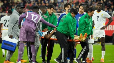 Yaponiya-Qana oyununda futbolçunun ayağı SINDI