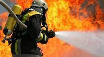 Bakıda yataqxanada yanğın: 3 nəfər təxliyə edildi - VİDEO