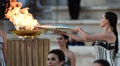 Qış Olimpiya Oyunlarının məşəli yandırıldı - VİDEO