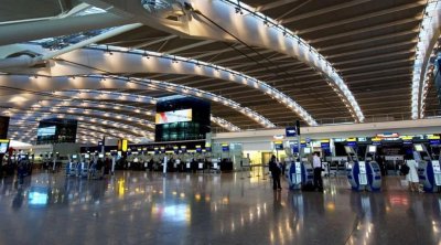 Londonun hava limanında oğrular 21 nəfərə XƏSARƏT YETİRDİ