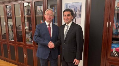 Hikmət Hacıyev Mixail Qaluzinlə regional məsələləri müzakirə etdi - FOTO
