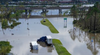 ABŞ-da damba uçdu - 50 min nəfər təxliyə olunur