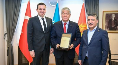 TÜRKSOY-un baş katibinə "Turan bilgəsi" nominasiyası təqdim edildi