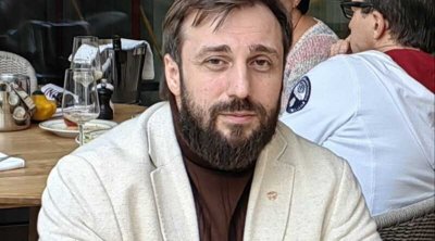 Putinin qardaşı oğlunun dostu özünü polis şöbəsindən yerə atdı