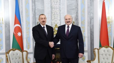 Lukaşenko İlham Əliyevi TƏBRİK ETDİ