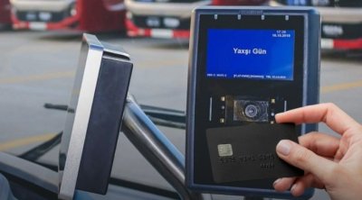 Sərnişinlərin NƏZƏRİNƏ: Bakıda bu avtobuslarda bank kartı ilə ÖDƏNİŞ edə biləcəksiniz