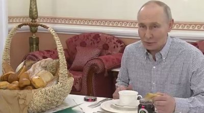 Çörəkxananın sahibi Putinə &ldquo;pirojki&rdquo; göndərdi - VİDEO