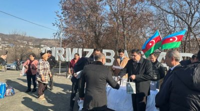 Növbəti köç karvanı Qırmızı Bazar qəsəbəsinə çatdı &ndash; FOTO