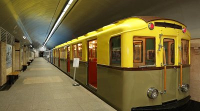 Bakı metrosunda retro vaqonlar nümayiş etdiriləcək - FOTO