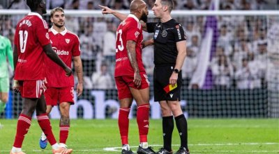 Hakimi təhqir edən futbolçu 6 oyunluq cəza verildi