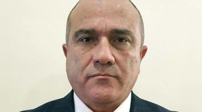 Yeni başçı müavinini işdən çıxardı